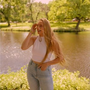 Meet your Posher, Becca